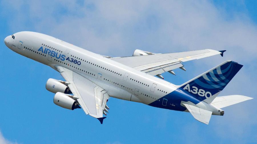 Airbus A380, o maior avião de passageiros do mundo Airbus A380, o maior avião de passageiros do mundo