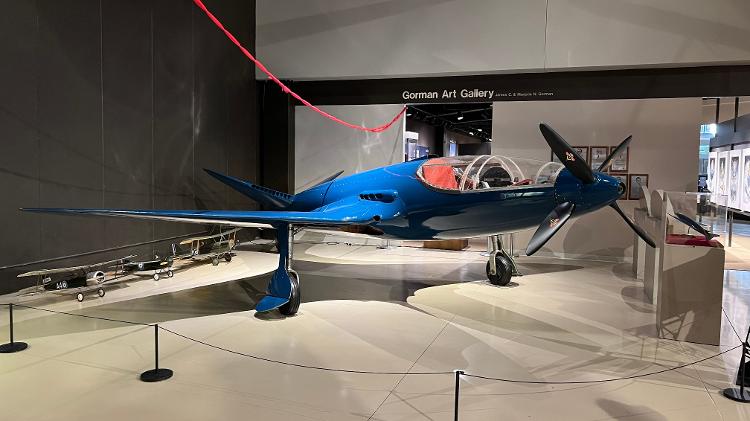 Avião Bugatti Model 100 em exposição no Museu EAA AirVenture, nos EUA Avião Bugatti Model 100 em exposição no Museu EAA AirVenture, nos EUA