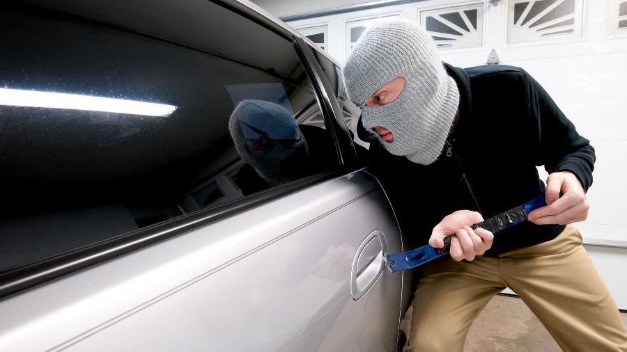 furto roubo carro casa residência bandido ladrão criminoso assalto furto roubo carro casa residência bandido ladrão criminoso assalto