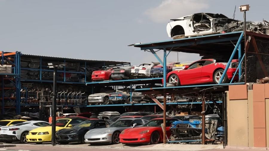 Ferro-velho de supercarros em Dubai Ferro-velho de supercarros em Dubai