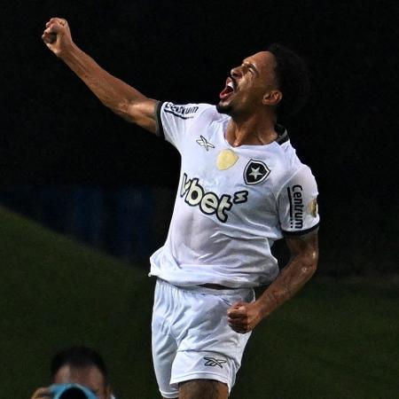 Vitinho, do Botafogo, celebra gol sobre o Carabobo em duelo da Libertadores Vitinho, do Botafogo, celebra gol sobre o Carabobo em duelo da Libertadores