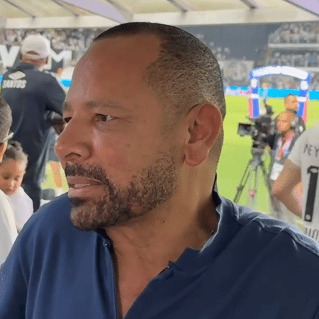 Neymar Pai antes de Santos x Botafogo-SP pelo Paulistão Neymar Pai antes de Santos x Botafogo-SP pelo Paulistão