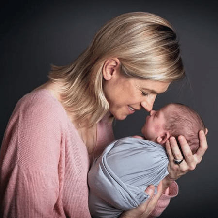 Stephanie Case, 42, venceu prova enquanto amamentava filha de seis meses Stephanie Case, 42, venceu prova enquanto amamentava filha de seis meses