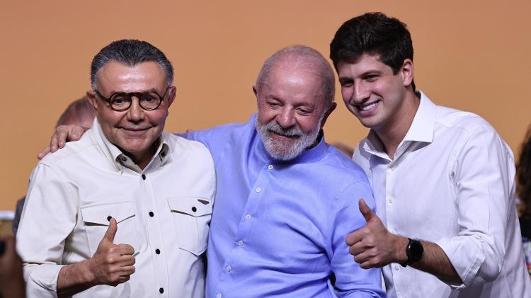 Carlos Siqueira, ex-presidente do PSB, Lula e João Campos no congresso do partido Carlos Siqueira, ex-presidente do PSB, Lula e João Campos no congresso do partido