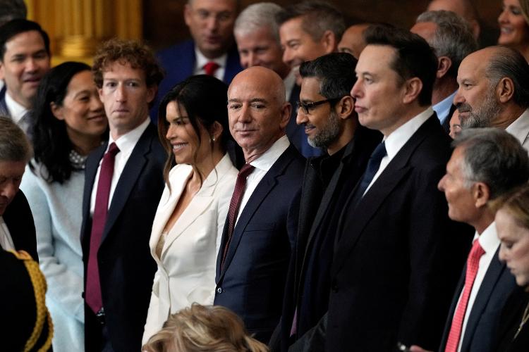 Mark Zuckerberg (Meta), Jeff Bezos (Amazon), Sundar Pichai (Google) e Elon Musk (X e Tesla) presentes na cerimônia de posse de Donald Trump Mark Zuckerberg (Meta), Jeff Bezos (Amazon), Sundar Pichai (Google) e Elon Musk (X e Tesla) presentes na cerimônia de posse de Donald Trump