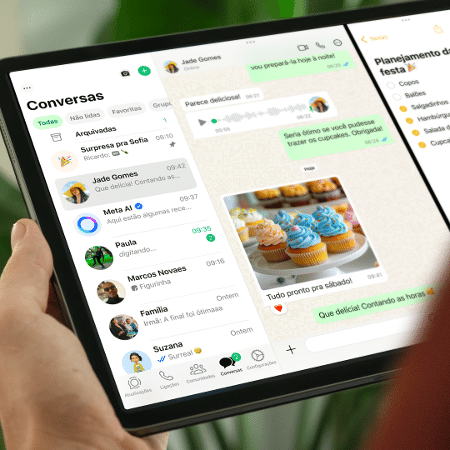 Tela do iPad com o app WhatsApp Tela do iPad com o app WhatsApp