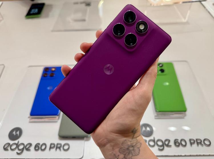 Moto Edge 60 Pro Moto Edge 60 Pro