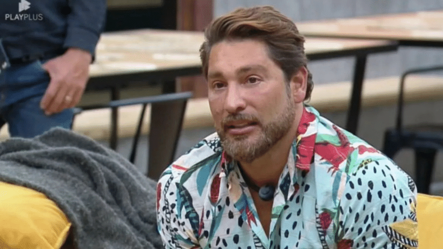 Na Prova das Mulheres, Victor apostou R$ 30 mil em Rayanne, que perdeu tudo Na Prova das Mulheres, Victor apostou R$ 30 mil em Rayanne, que perdeu tudo